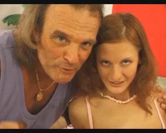 Screenshot 10 from German Mature/MILF Brunette Anal Threesome/Foursome