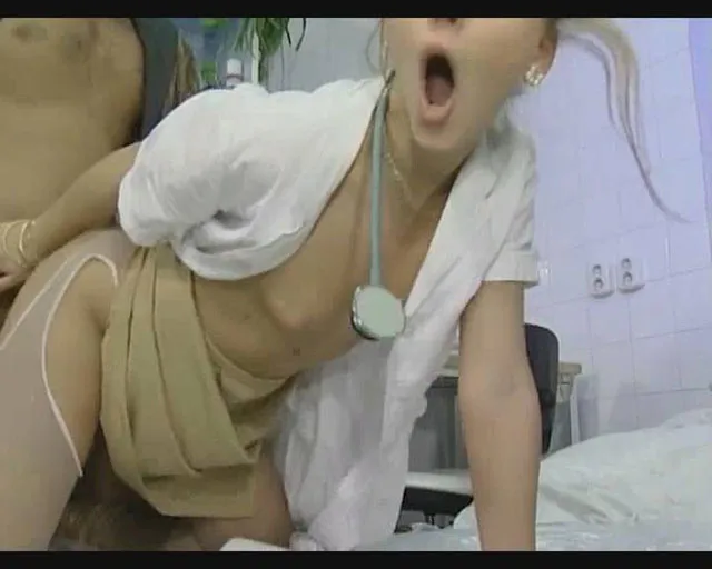 Screenshot 5 from German Mature/MILF Brunette Handjob Clinic Sex Fingering