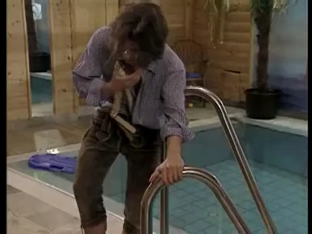 European Woman Blowjob Hardcore 3p/4p Sex in the pool