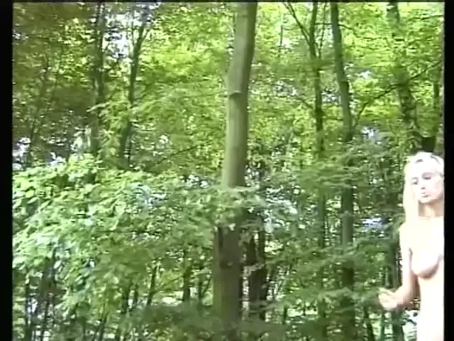 European Woman Hardcore Pissing/Squirting Pussy Play