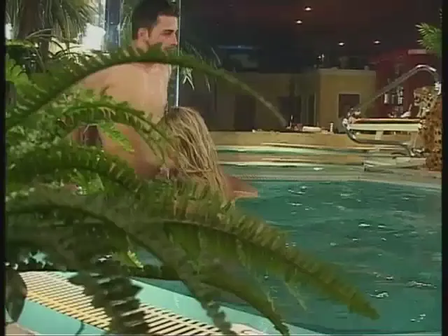 European Woman Anal Blowjob Anal Sex Sex in the pool