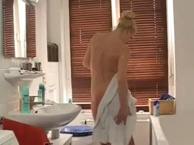 European Woman Blowjob Hardcore 3p/4p Amateur